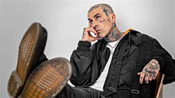 Travis Barker plane crash: How did Travis Barker survive plane crash in 2008? 1 16492697052762