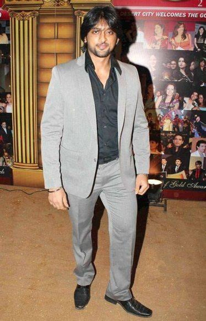 Abhaas Mehta Age, Weight, Height, Measurements 