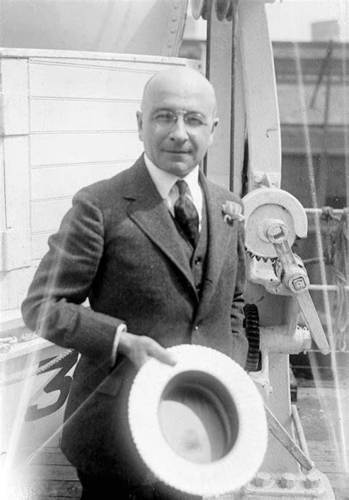 Alexis Carrel Biography