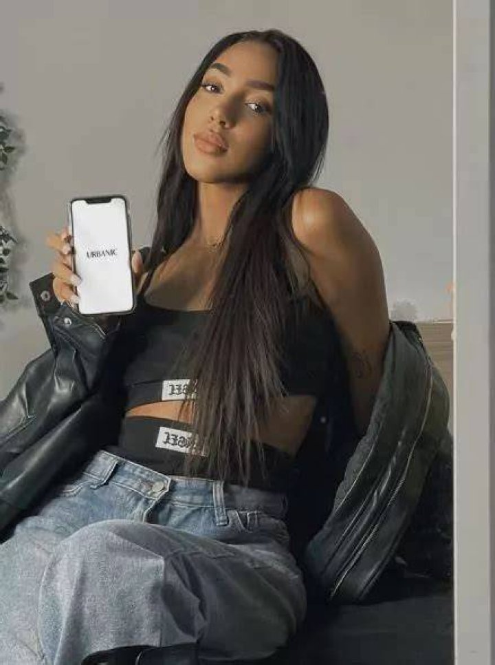Alisha Kone Pics celebzbiography.com