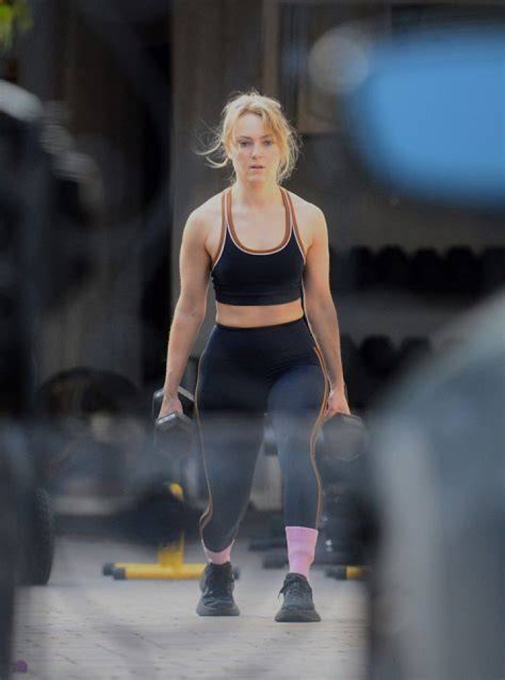 AnnaSophia Robb Workout Routine