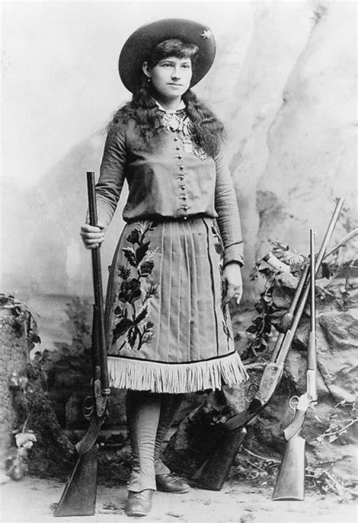 Annie Oakley Biography