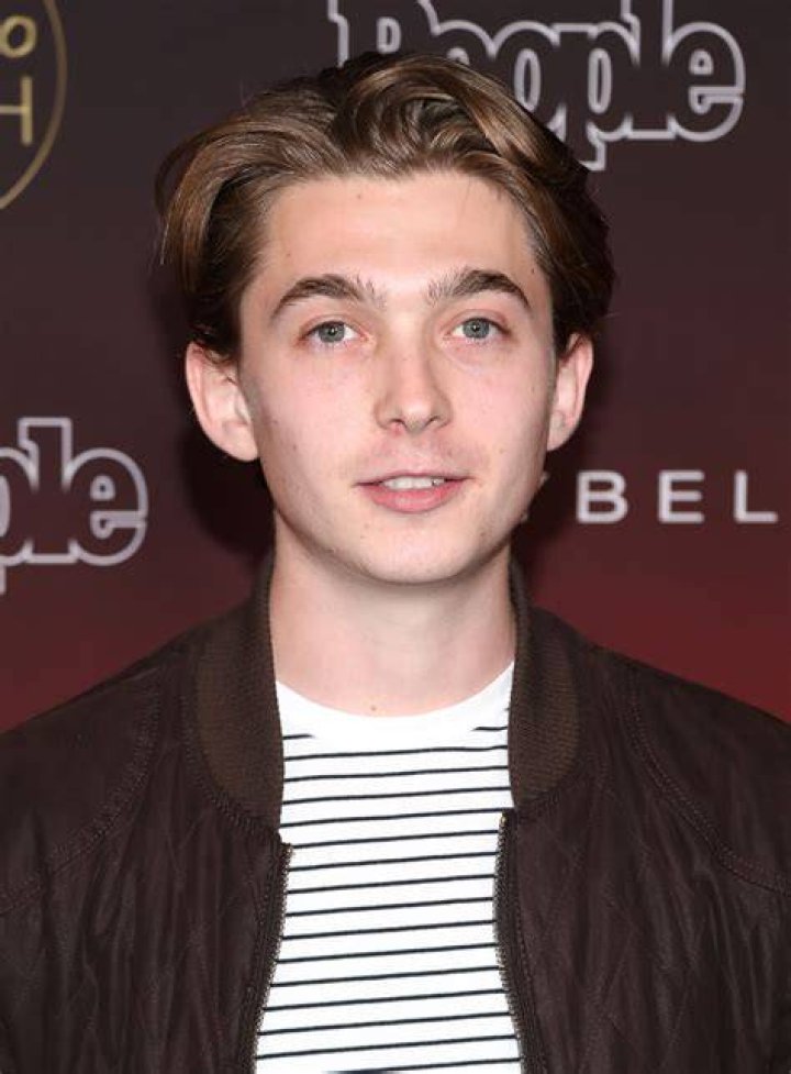 Austin Abrams with his father, mother and sister Austin Abrams with his father mother and sister