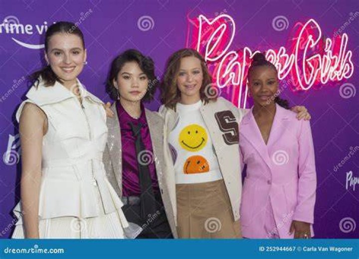 Camryn Jones with Sofia Rosinsky, Fina Strazza and Riley Lai Nelet Camryn Jones with Sofia Rosinsky, Fina Strazza and Riley Lai Nelet