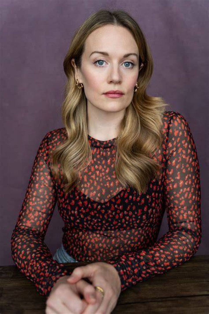 Cara Theobold Net Worth