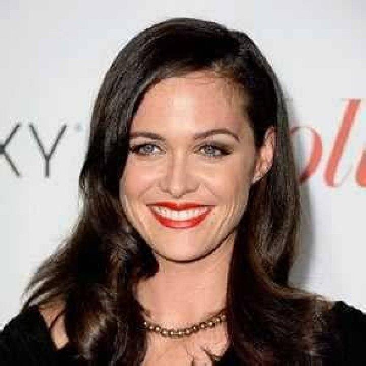 Christine Woods Bra Size, Age, Weight, Height, Measurements
