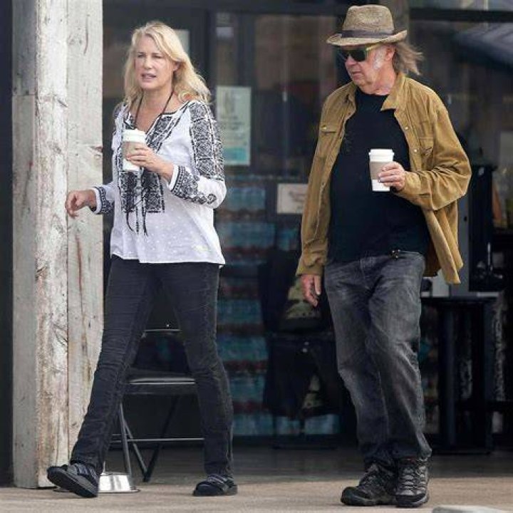 Meet all three wives of Neil Young: Daryl, Pegi, and Susan 2 Daryl Hannah and Neil Young