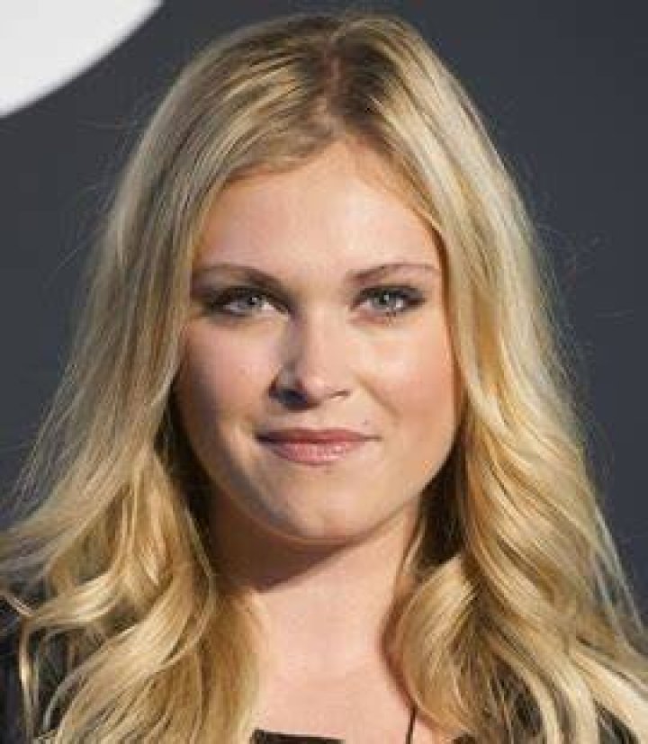 Eliza Taylor Bra Size, Age, Weight, Height, Measurements