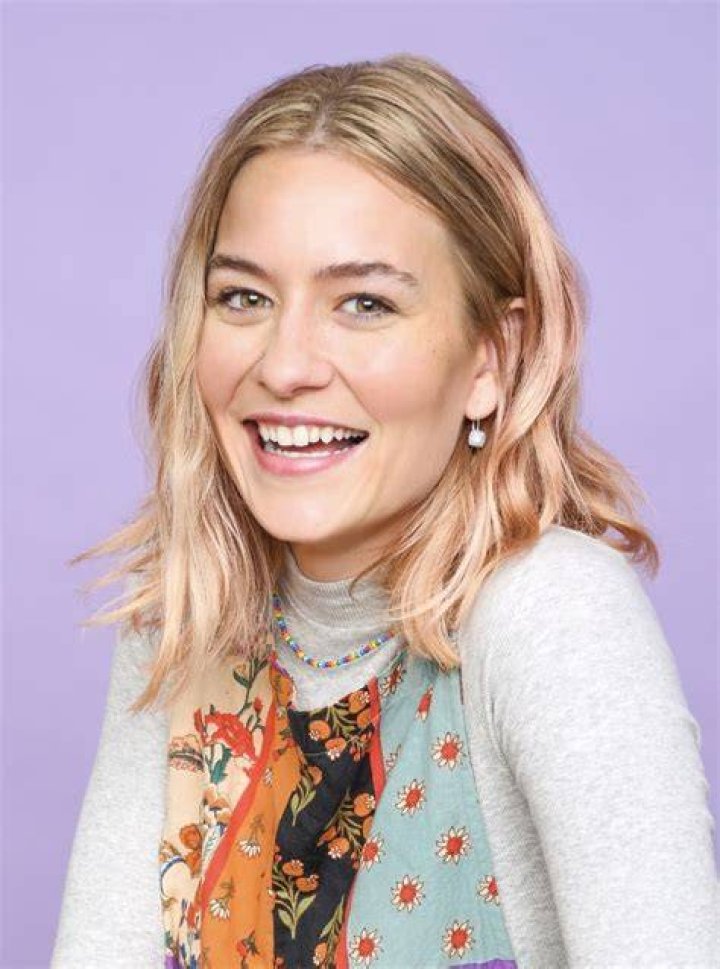 Emma Horn as Daisy in Violet Daze