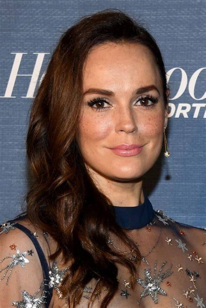 Erin Cahill Net Worth