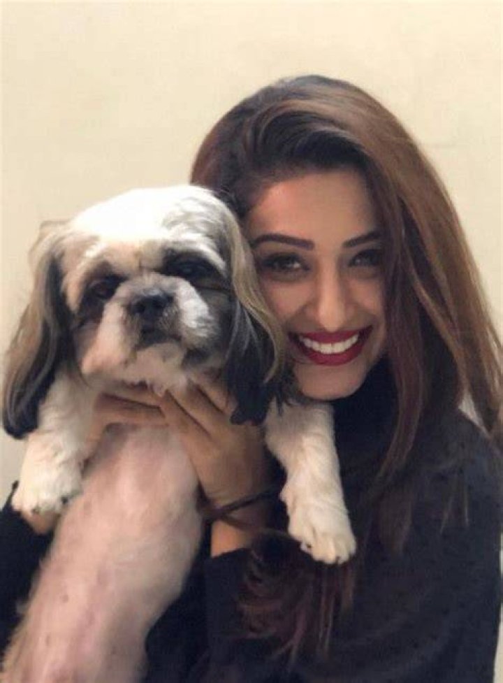 Eshanya Maheshwari Dog celebzbiography.com