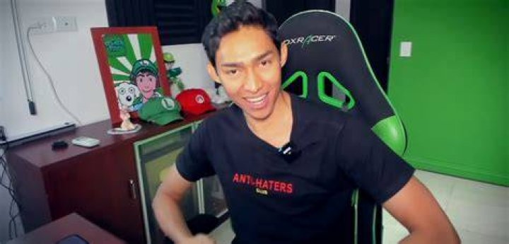 Fernanfloo Net Worth & Earnings (2024)