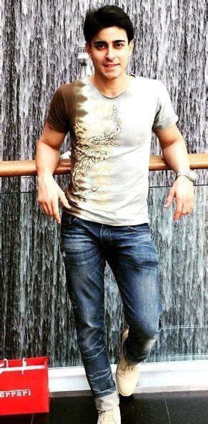 Gautam Rode Age, Weight, Height, Measurements