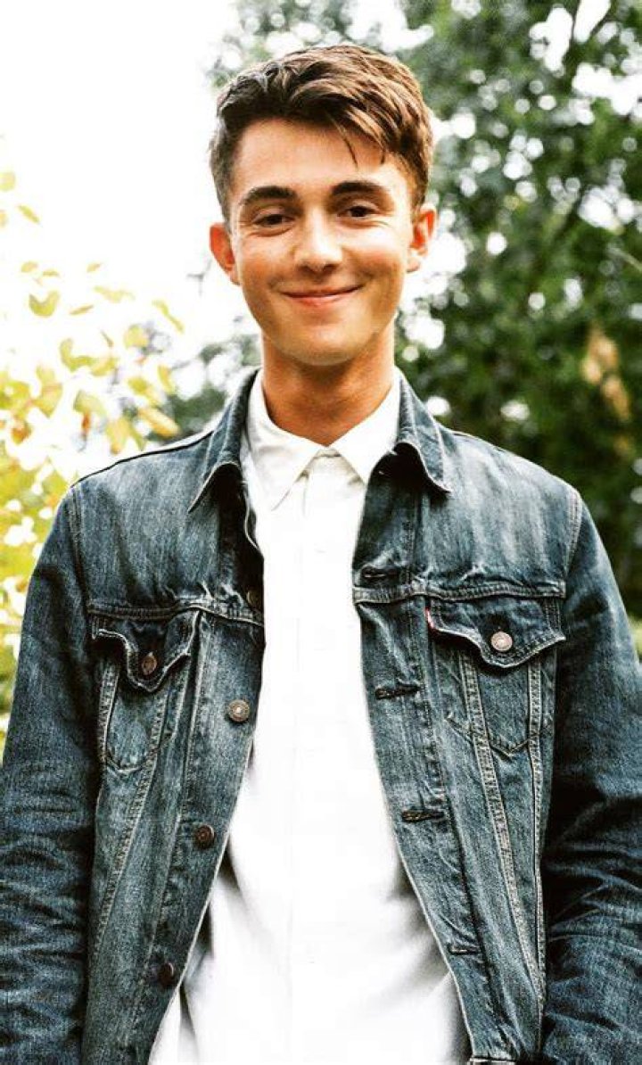 Greyson Chance Age, Weight, Height, Measurements