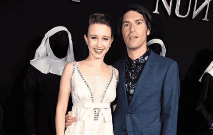 Hadley Klein Wife celebzbiography.com