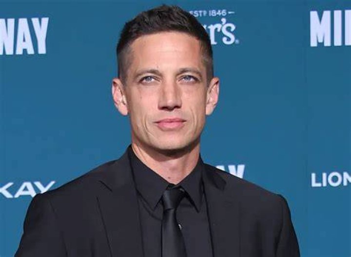 James Carpinello Age, Weight, Height, Measurements