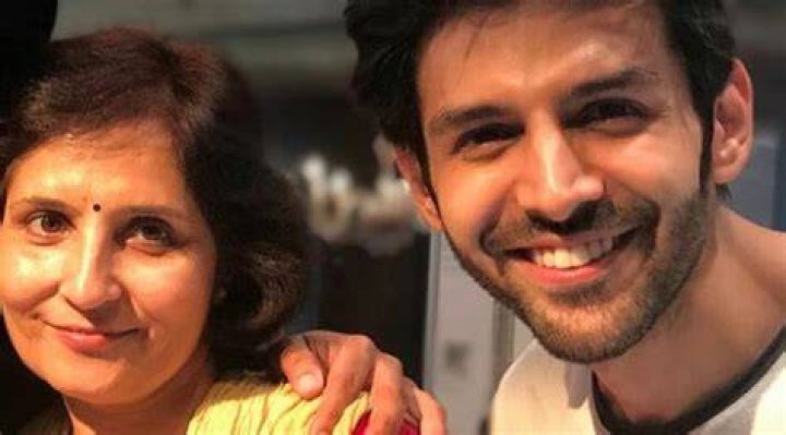 Kartik Vashist Mother celebzbiography.com