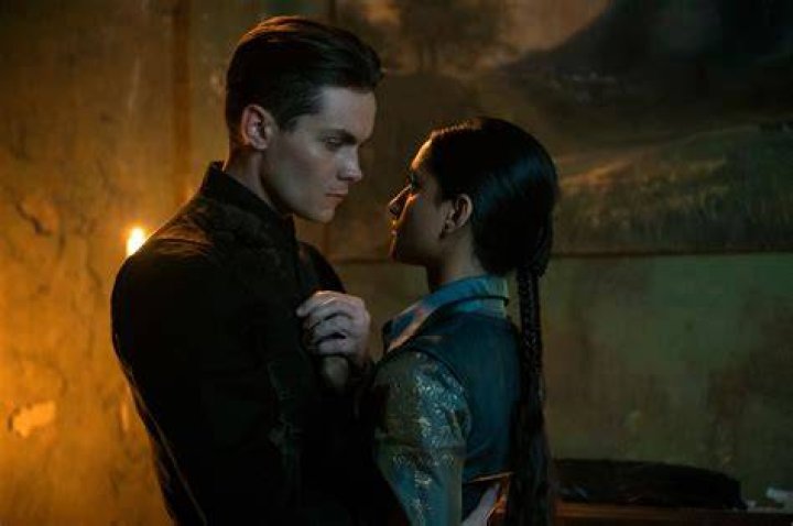 Kaz Brekker (Freddy Carter), Inej Ghafa (Amita Suman), and Jesper Fahey (Kit Young), Nina Zenik (Danielle Galligan), and Wylan Van Eck (Jack Wolfe) in 'Shadow and Bone'