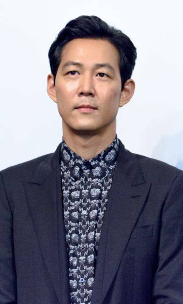 Lee Jung-jae Height Weight Stats