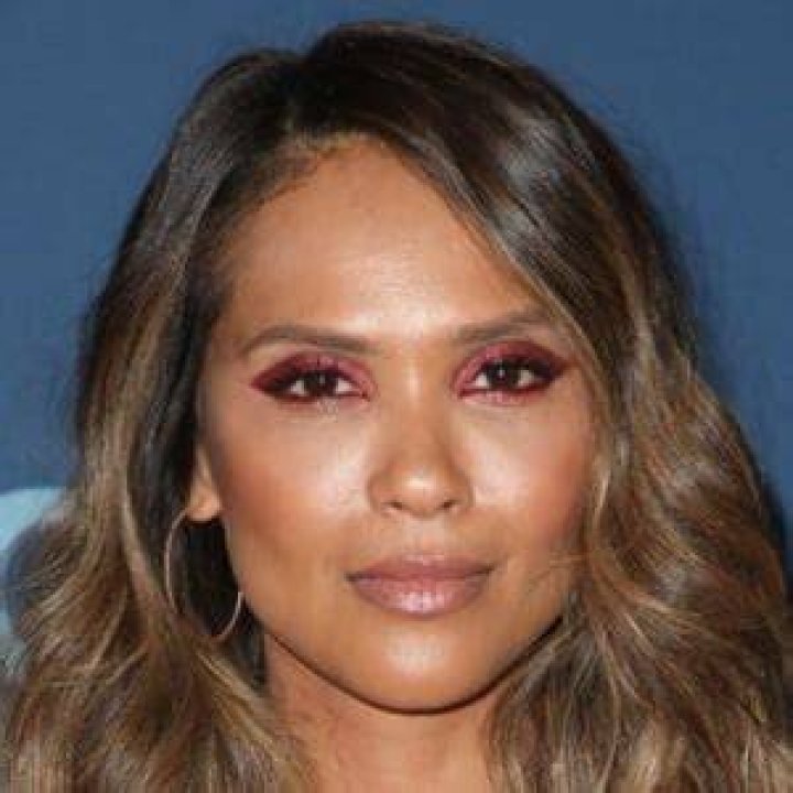 Lesley-Ann Brandt Bra Size, Age, Weight, Height, Measurements