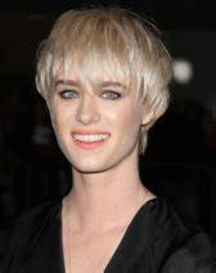 Mackenzie Davis Biography