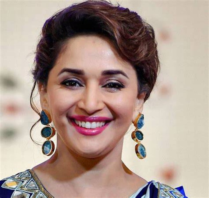 Madhuri Dixit Bra Size, Age, Weight, Height, Measurements
