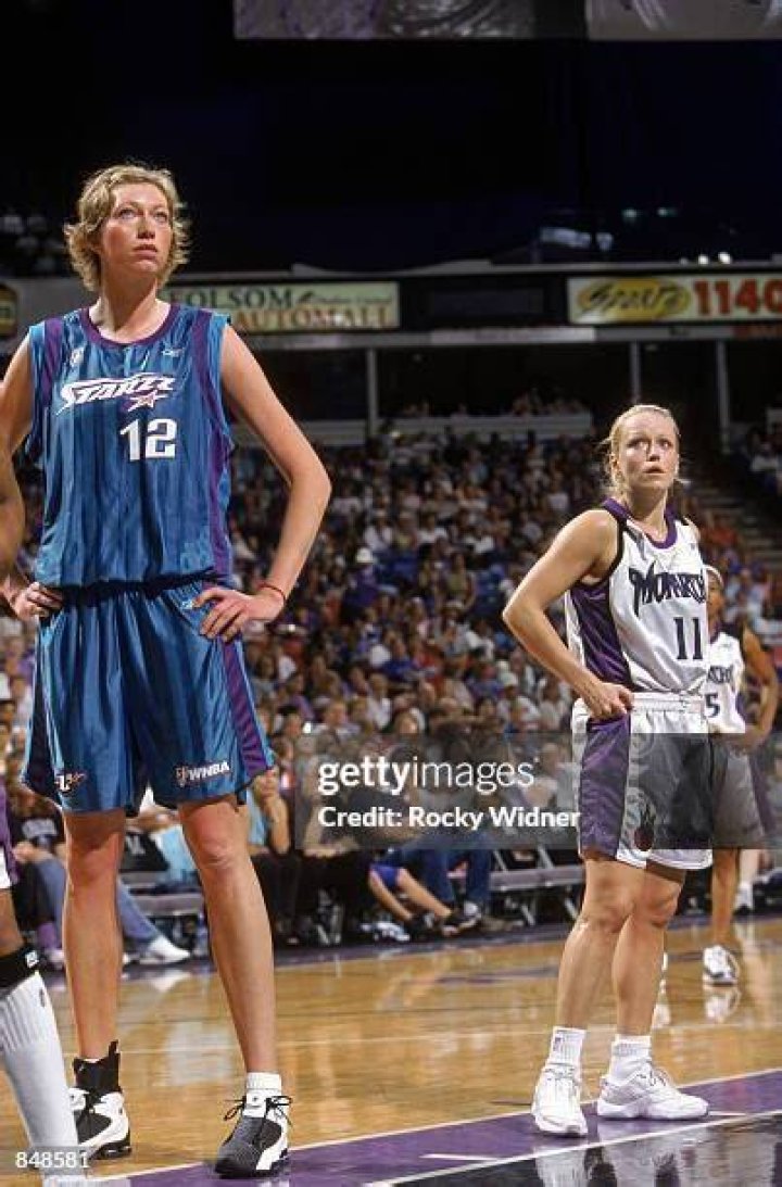 Margo Dydek at Utah Starzz vs Seattle Storm