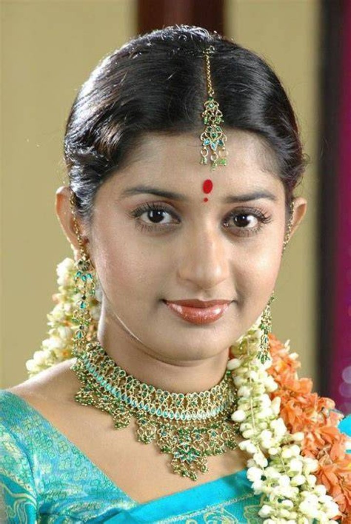 Meera Jasmine Bra Size, Age, Weight, Height, Measurements