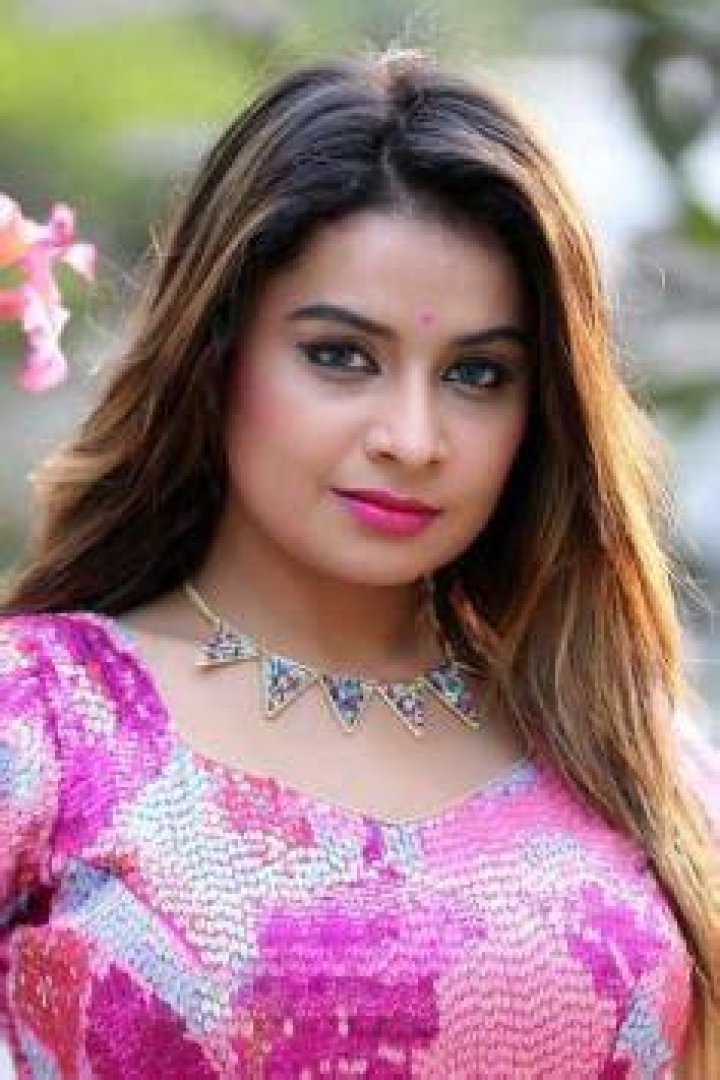 Neelam Bhanushali Photos celebzbiography.com