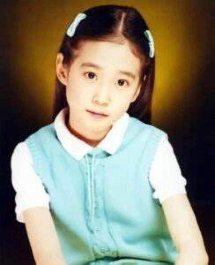 Park Eun Bin Childhood Photo Park Eun Bin Childhood Photo