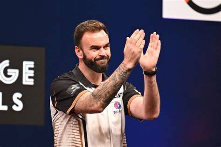 Ross Smith Biography