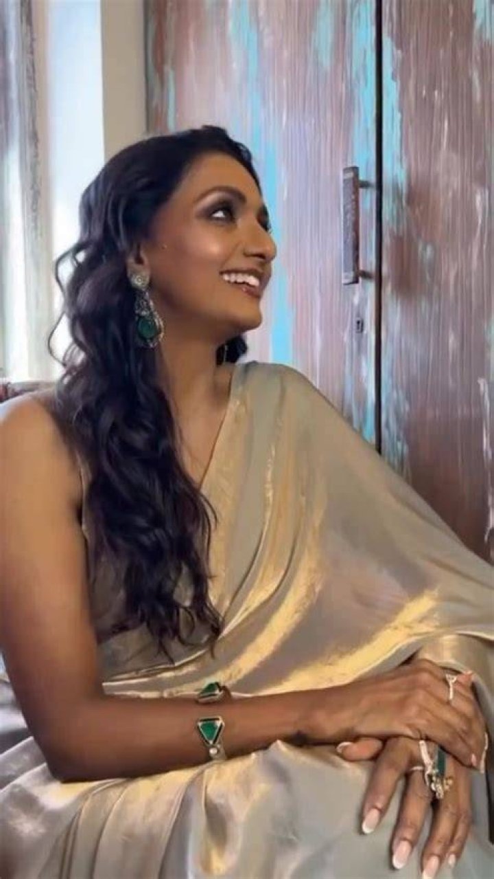 Shanthipriya instagram