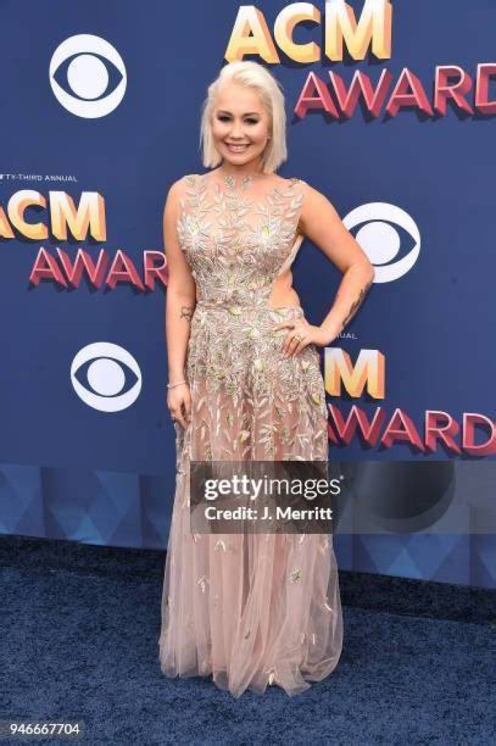 Singer RaeLynn
