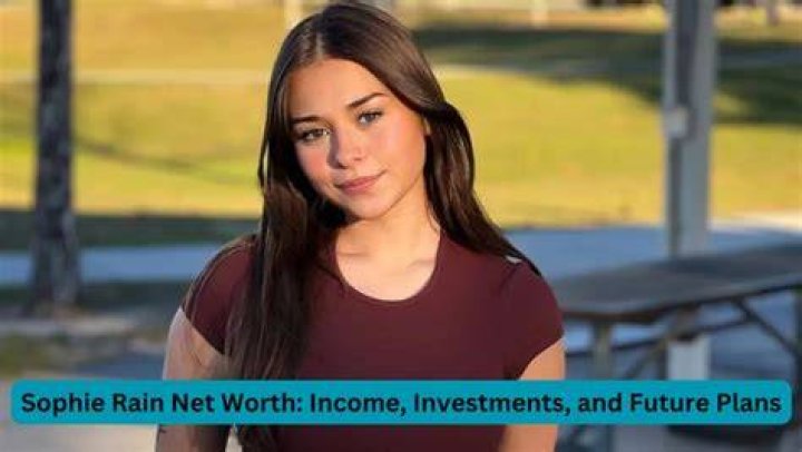 Sophie N&eacute;lisse Net Worth