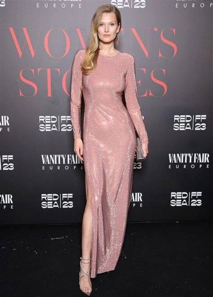 Toni Garrn Measurements Bra Size