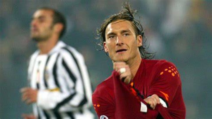 How many girlfriends did Francesco Totti have? Who has Francesco Totti dated? 1 totti