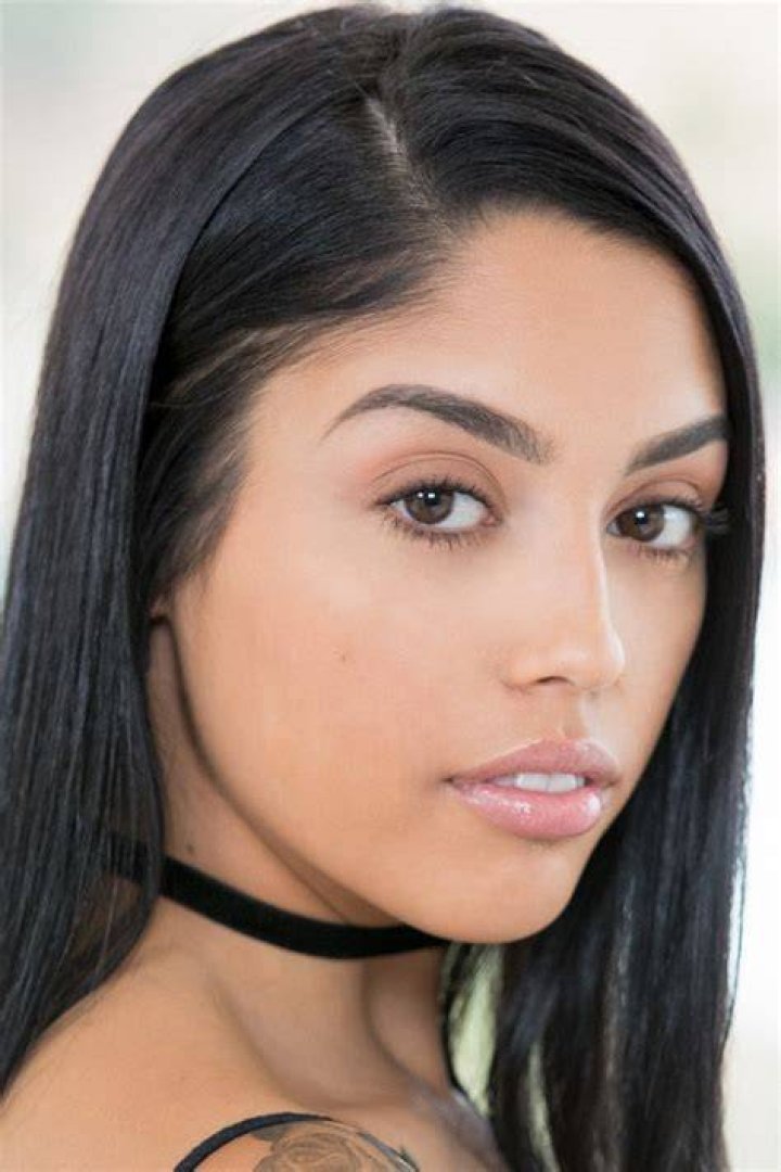 Vanessa Sky Images celebzbiography.com