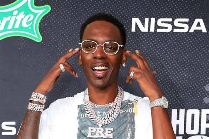 Where will Young Dolph be buried? Chicago or Memphis 1 Where will Young Dolph be buried? Chicago or Memphis
