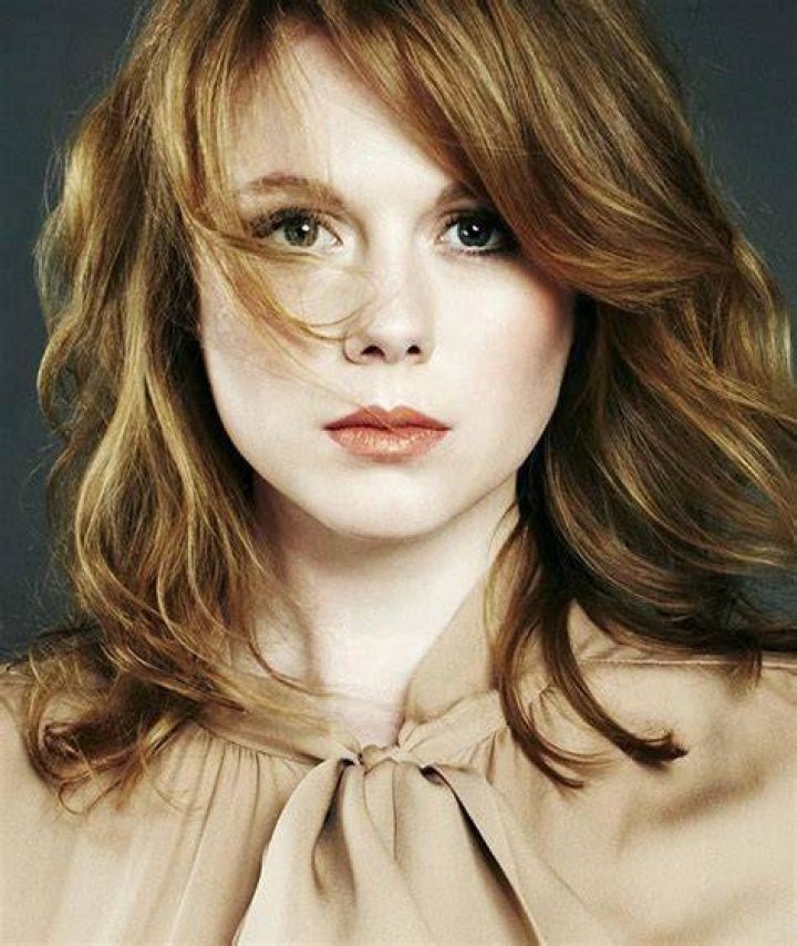Zoe Boyle Net Worth